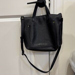 Portland Leather Goods Elegant Black Leather zipper Tote Bag (medium)